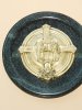 Възпоменателен бронзов медальон отбелязващ 150-та годишнина от присъединяването към Католическата църква